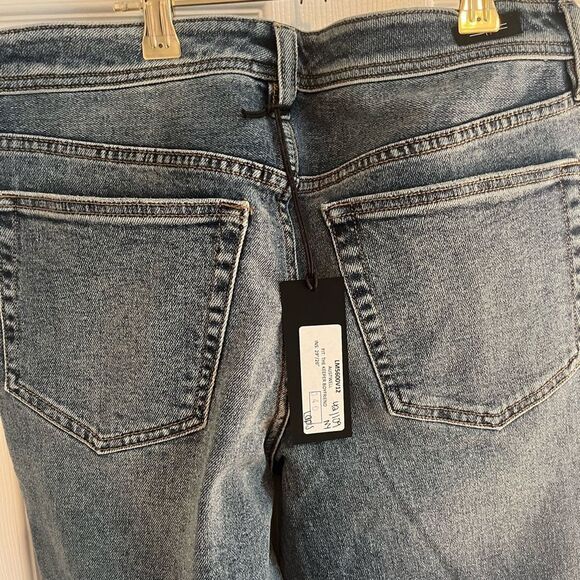 Liverpool Blue Ankle Cropped Jeans with Vintage Appeal - Picture 13 of 16